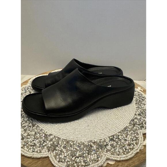 Women’s Easy Spirit Alonso Black Leather Slip On Shoes Size 8 M - Picture 3 of 8